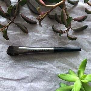 💋NWOT Urban Decay # F108 - Flat Optical Blurring Brush